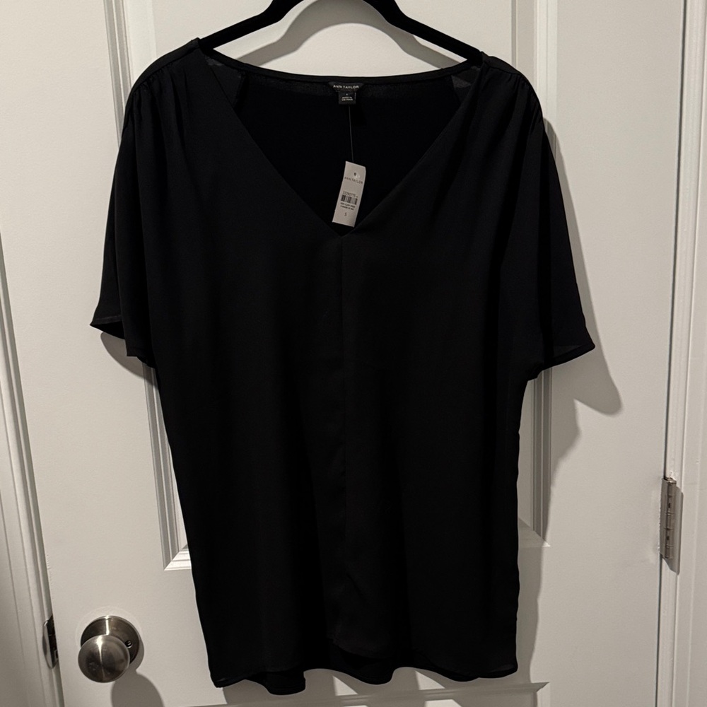 NWT Ann Taylor Flutter Sleeve Top